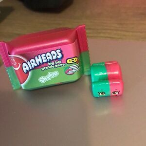Real littles shopkins snack time minis